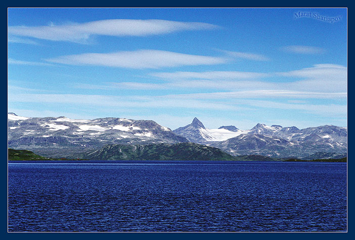 blue in troll land (tyin, norge)