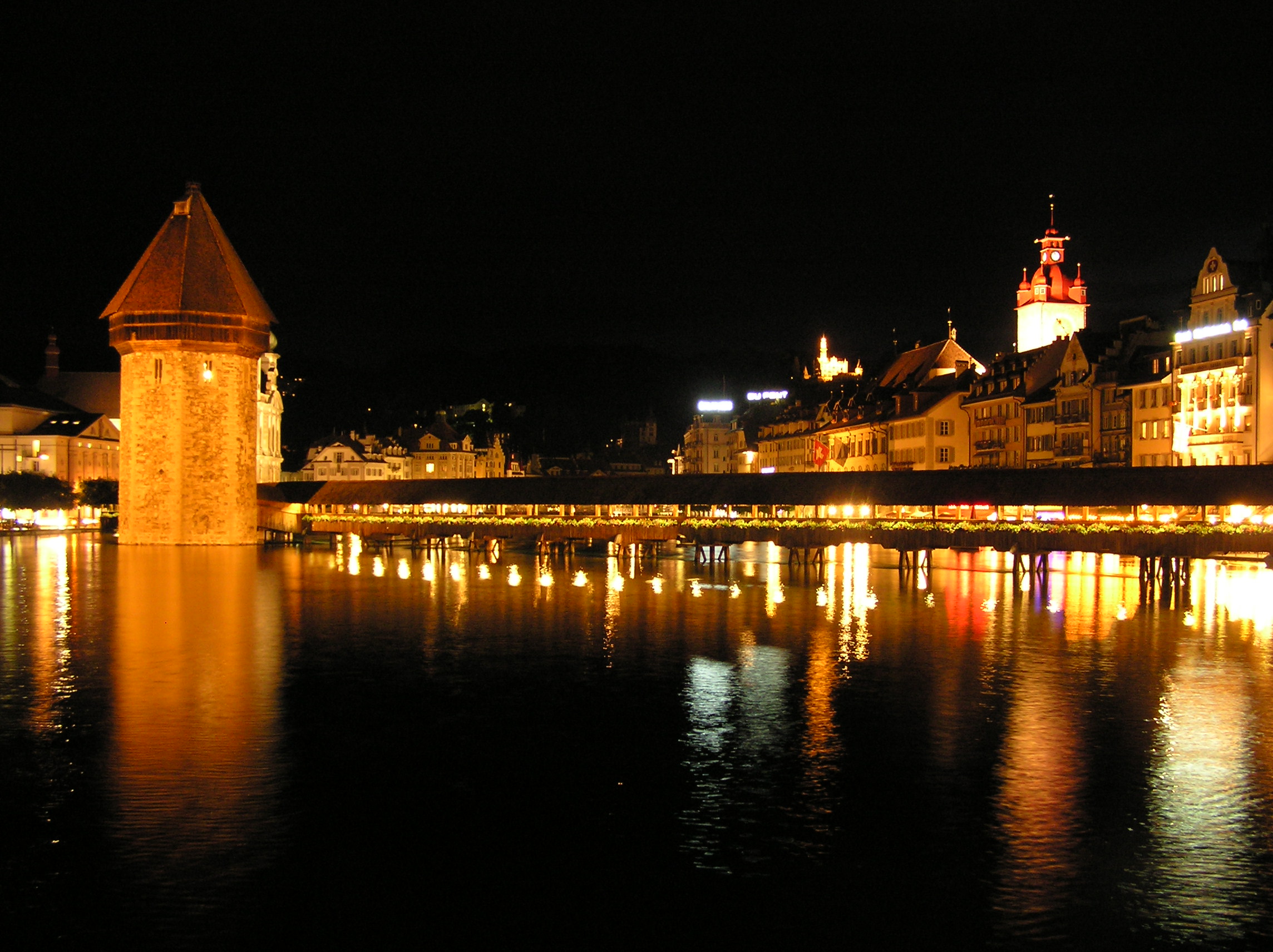 Luzern by night